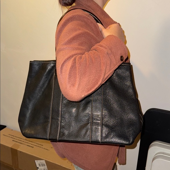 J McLaughlin black leather tote satchel purse - Picture 6 of 6